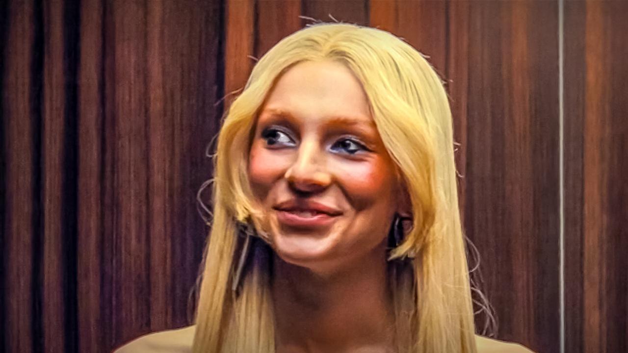 Hunter Schaefer as Jules in Euphoria Season 3