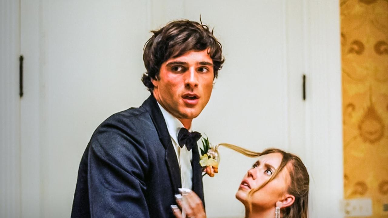 Jacob Elordi as Nate, Sydney Sweeney as Cassie.