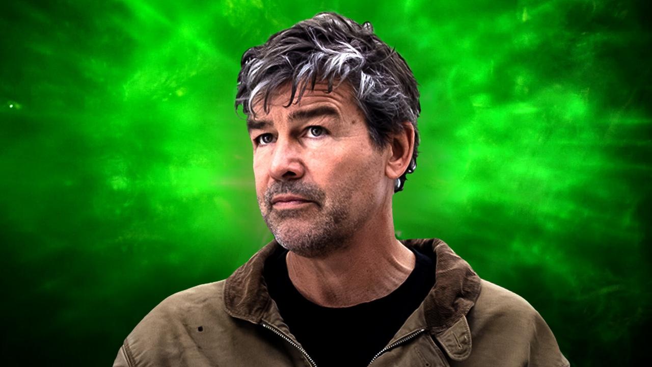 Kyle Chandler as Hal Jordan.