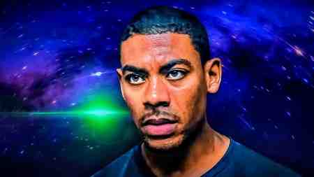 Aaron Pierre, Green Lantern green light and space background