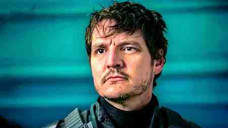 Pedro Pascal in Star Wars: The Mandalorian