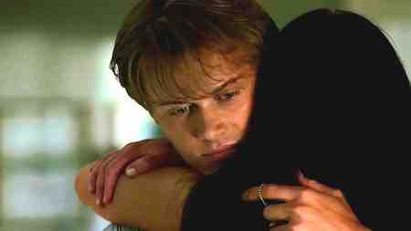 Conrad hugging Belly in The Summer I Turned Pretty