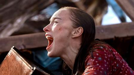 Phoebe Dynevor yelling in Thrash.