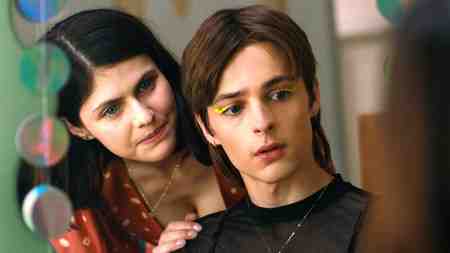 I Wish You All the Best lead characters Ben and Hannah.