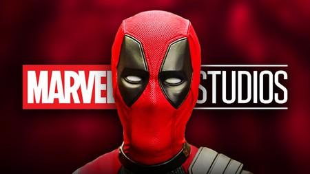 Ryan Reynolds Deadpool, Marvel Studios Logo.