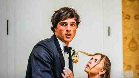 Jacob Elordi as Nate, Sydney Sweeney as Cassie.