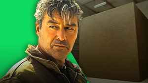 Kyle Chandler as Hal Jordan, Fortress of Storage Cube in Lanterns.