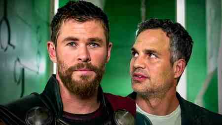 Chris Hemsworth and Mark Ruffalo in Thor Ragnarok