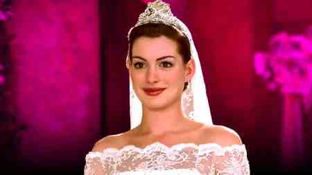 Anne Hathaway in The Princess Diaries 2