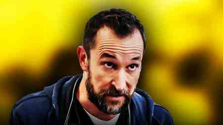 Noah Wyle as Robby in The Pitt.