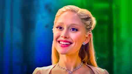 Wicked 2 Glinda played by Ariana Grande