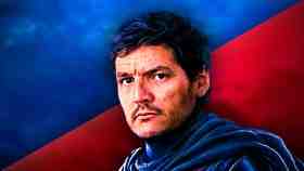 The Mandalorian no helmet, played by Pedro Pascal