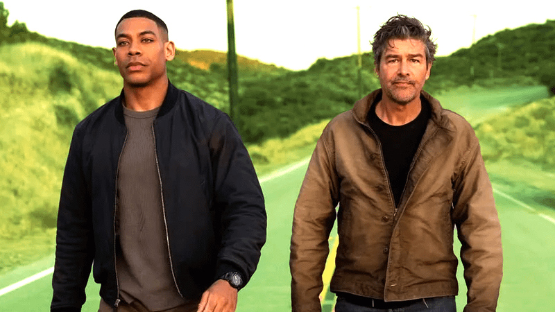 Aaron Pierre as John Stewart and Kyle Chandler as Hal Jordan in Lanterns