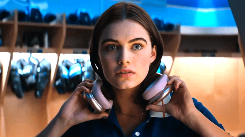 Ella Bright as Hannah Wells in Off Campus Season 1.