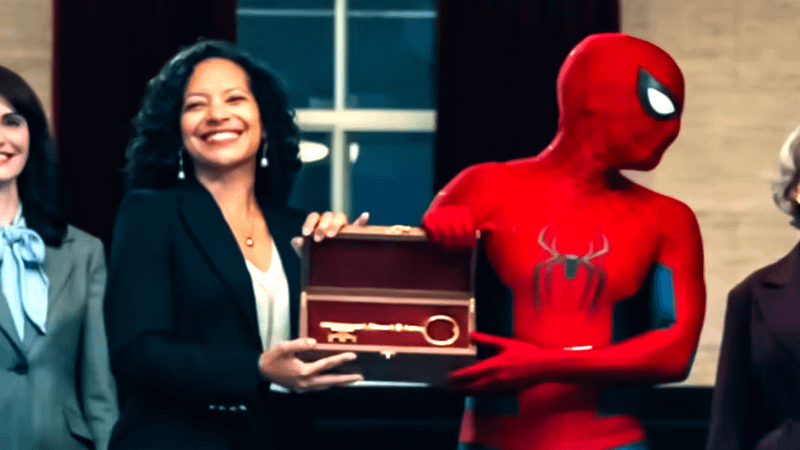 Sheila Rivera giving the keys of the city to Spider-Man in Spider-Man: Brand New Day.