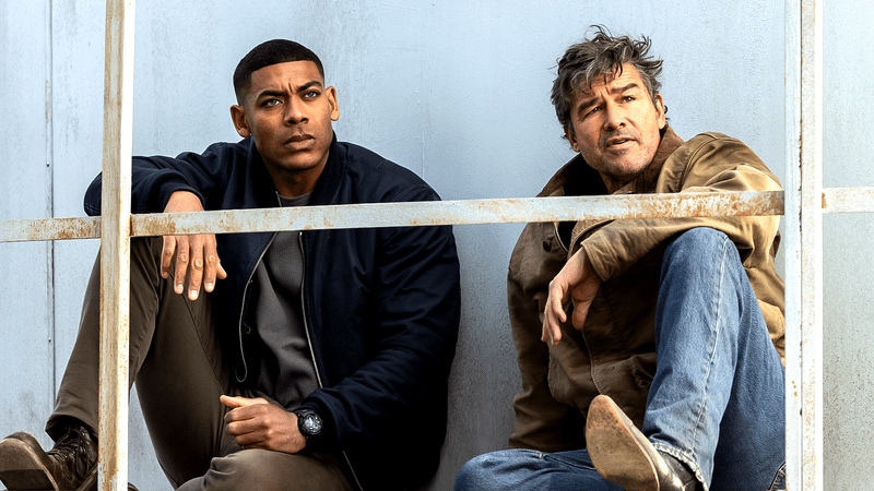 Aaron Pierre as Jon Stewart and Kyle Chandler as Hal Jordan in 'Lanterns.'