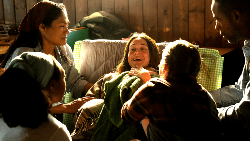 Shailene Woodley as Annie giving birth in Paradise Season 2, Episode 4.