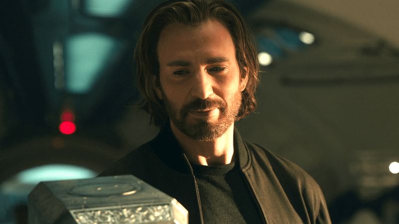 Steve Rogers wielding Mjolnir in Doomsday.