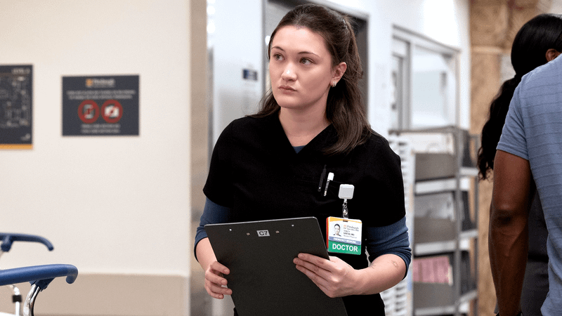 Isa Briones as Dr. Santos in The Pitt Season 2, Episode 12.