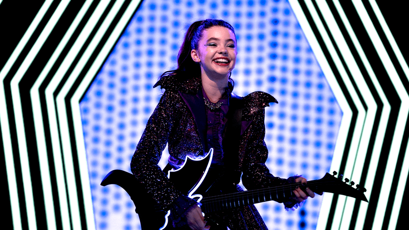 Kenzi Richardson as Vee