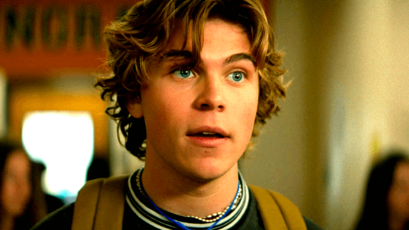 William Lipton as Charlie Cooper with a backpack on in The Runarounds