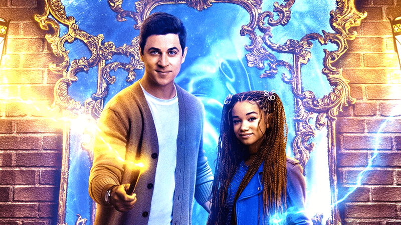 David Henrie as Justin Russo and Janice LeAnn Brown as Billie in Wizards Beyond Waverly Place