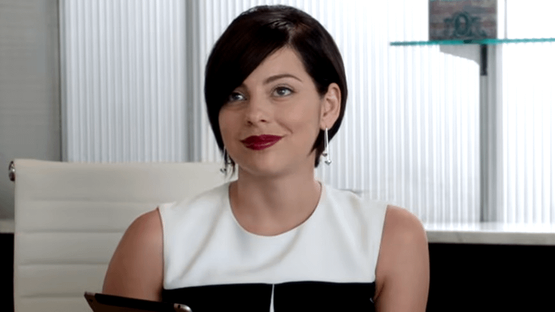 Krysta Rodriguez as Kim in Younger Season 3, Episode 3