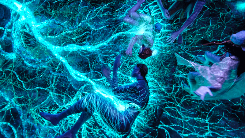 Dr. Grace Augustine and the Tree of Souls in 2009's Avatar