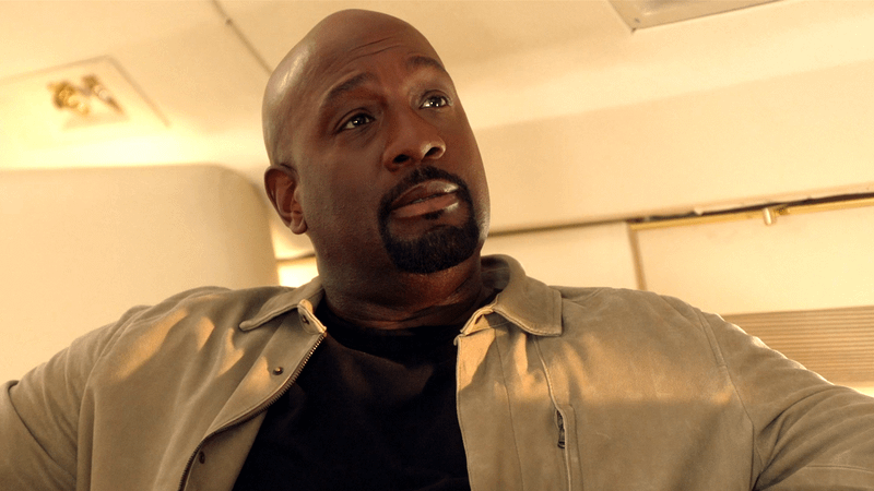 Richard T. Jones as Lieutenant Grey