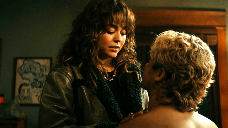 Allie talking to Dean in Off Campus.