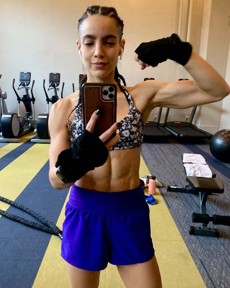 Maria Gabriela de Faria training for Superman with Paulo Mascitti.