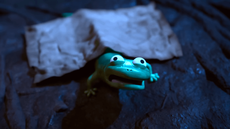 Tom the lizard in Hoppers' trailer.