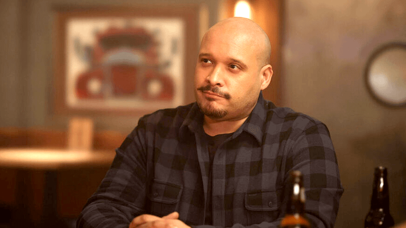 Joe Miñoso as Joe Cruz in Chicago Fire.