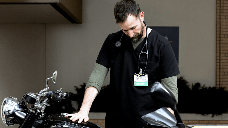 Noah Wyle as Dr. Robby in The Pitt Season 2, Episode 12.