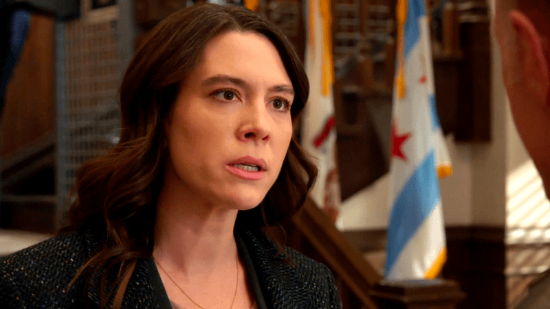 Sara Bues as Nina Chapman