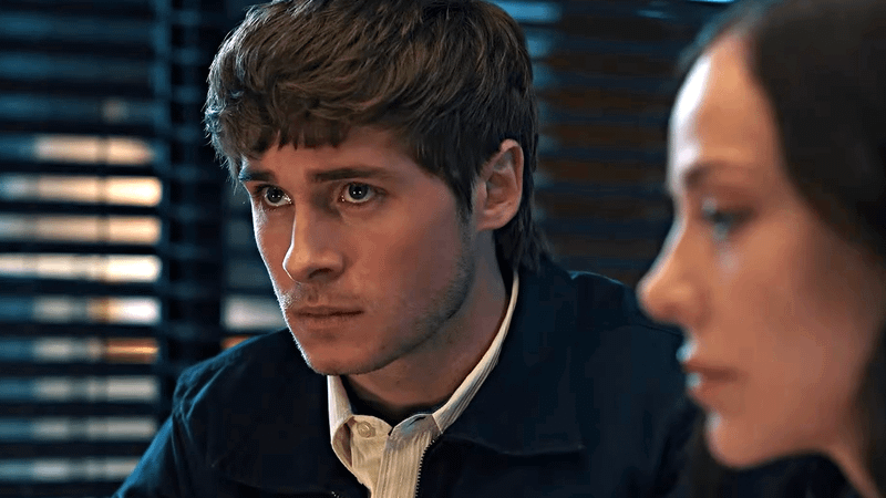 Ryan in 911: Nashville.