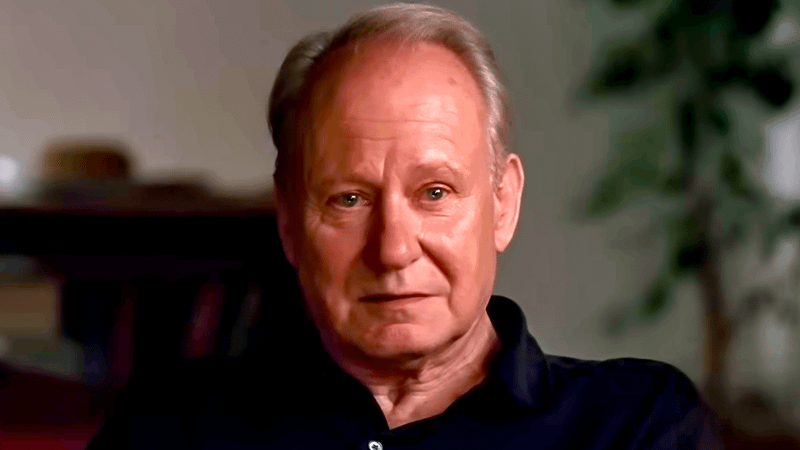 Stellan Skarsgård portrays Gustav in Sentimental Value.