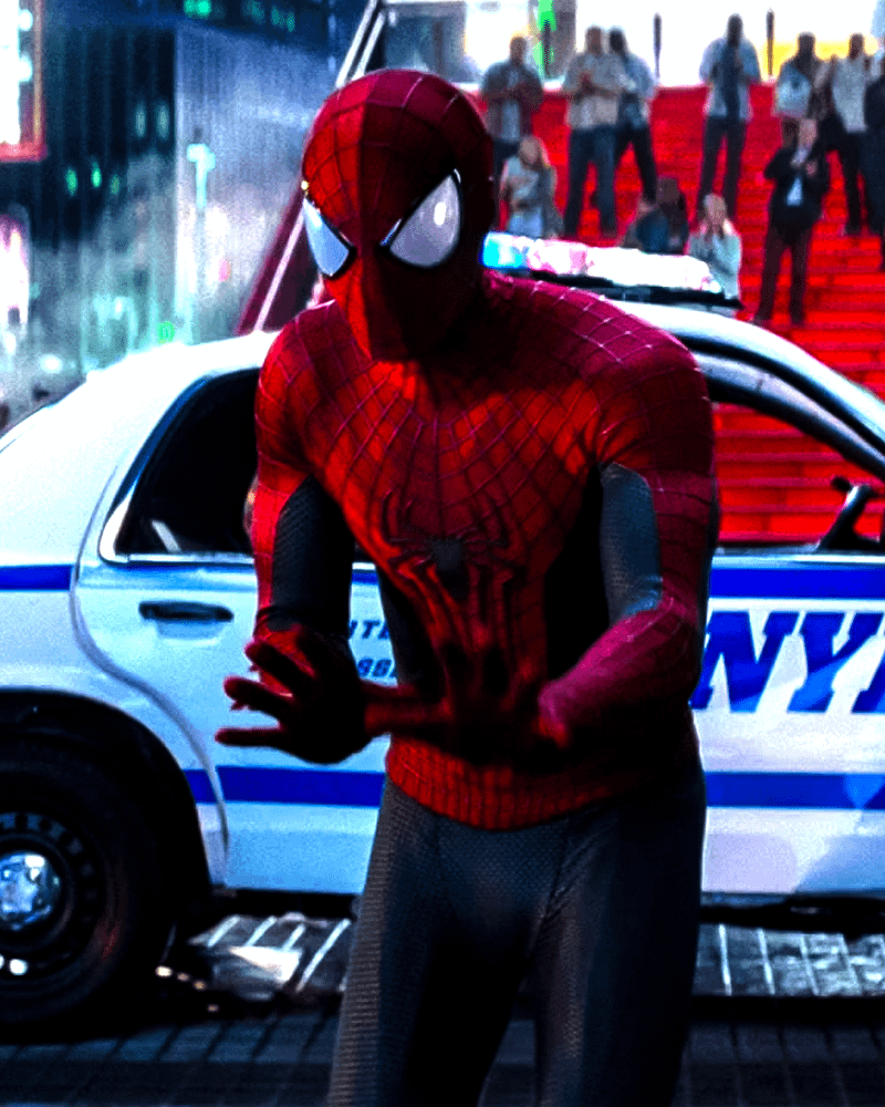 Andrew Garfield's Spider-Man trying to stop Electro in The Amazing Spider-Man 2.