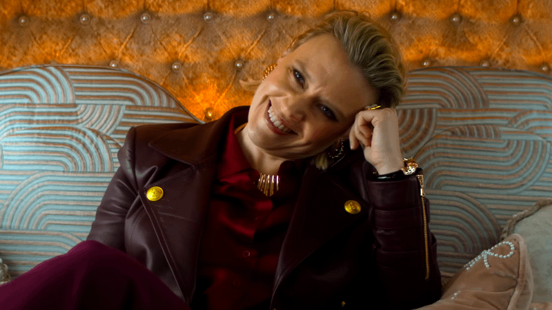 Kate McKinnon as Aphrodite in 