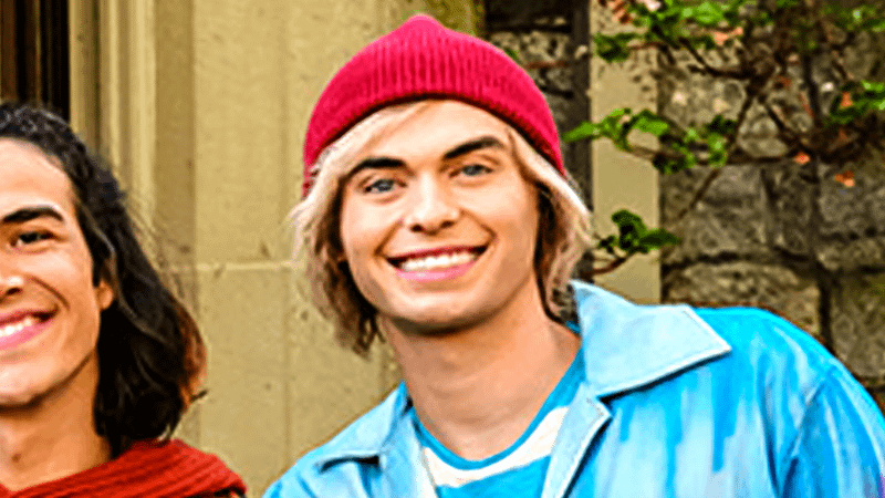 Ryan McEwan as Squirmy Squee in Descendants: Wicked Wonderland.