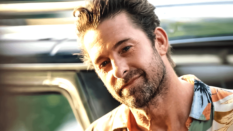 Scott Speedman as RJ Decker in RJ Decker.