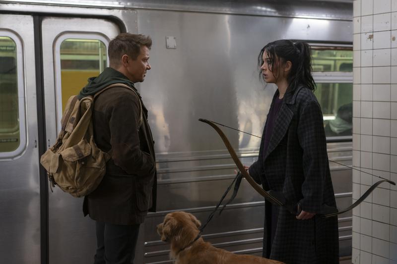 Hawkeye New Image Of Jeremy Renner Hailee Steinfeld Teases Clint