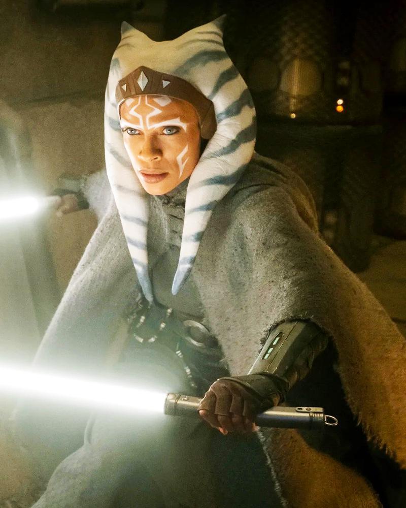 Ahsoka Season 1 grey cloak costume.