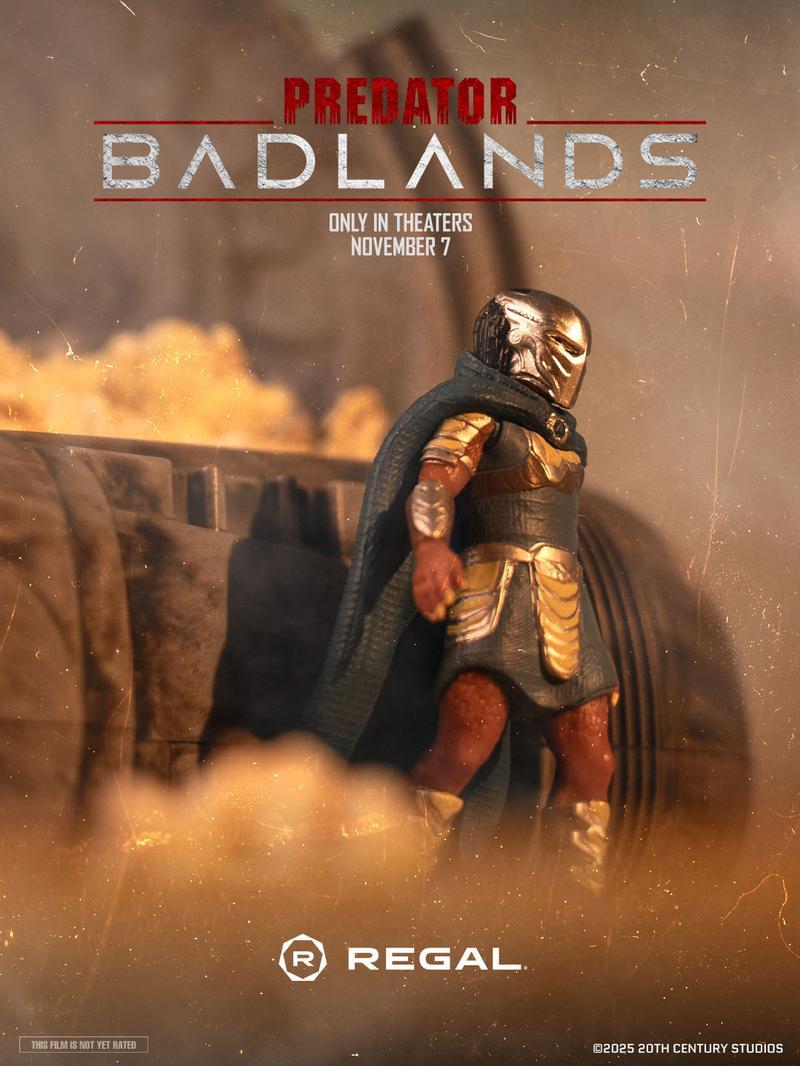 The gold mask Predator on the Predator Badlands ship popcorn bucket