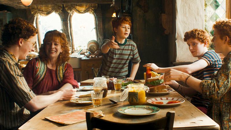 HBO Harry Potter Season 1, Weasleys in the Burrow.
