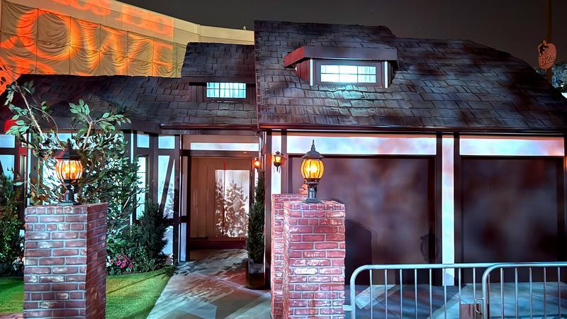 Poltergeist maze at HHN 2025