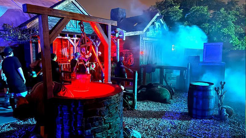 Hatchet and Chains: Demon Bounty Hunters at HHN 34