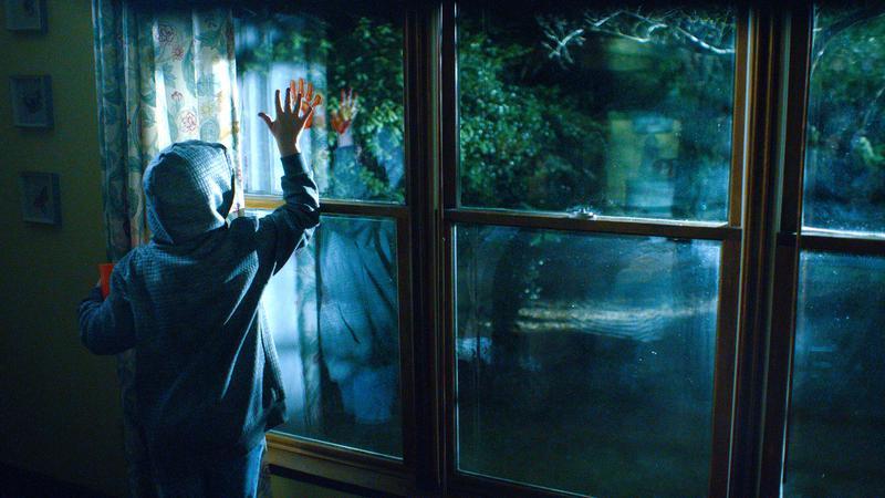 Luke Speakman's Wesley putting blood on the windows.