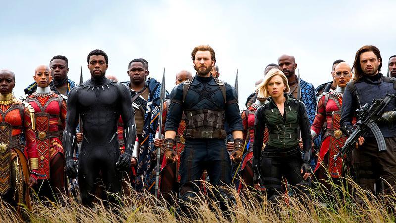 Chris Evans as Captain America standing at the front of an army of Avengers in Avengers: Infinity War