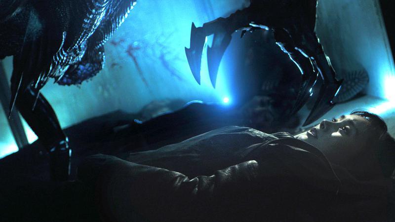 Shioli Kutsuna's Mitsuki Yamato facing down an alien